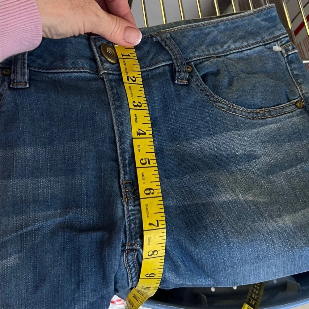 CAbi Women’s Brett Boyfriend Jeans Size 2 Like-NEW Condition